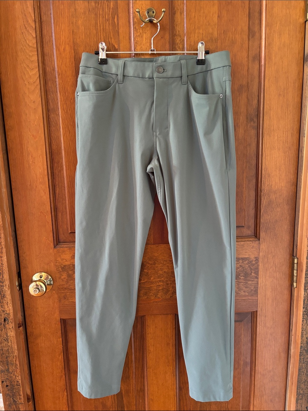 Lululemon Men’s ABC Classic Fit Warpstreme, like new, 32x28